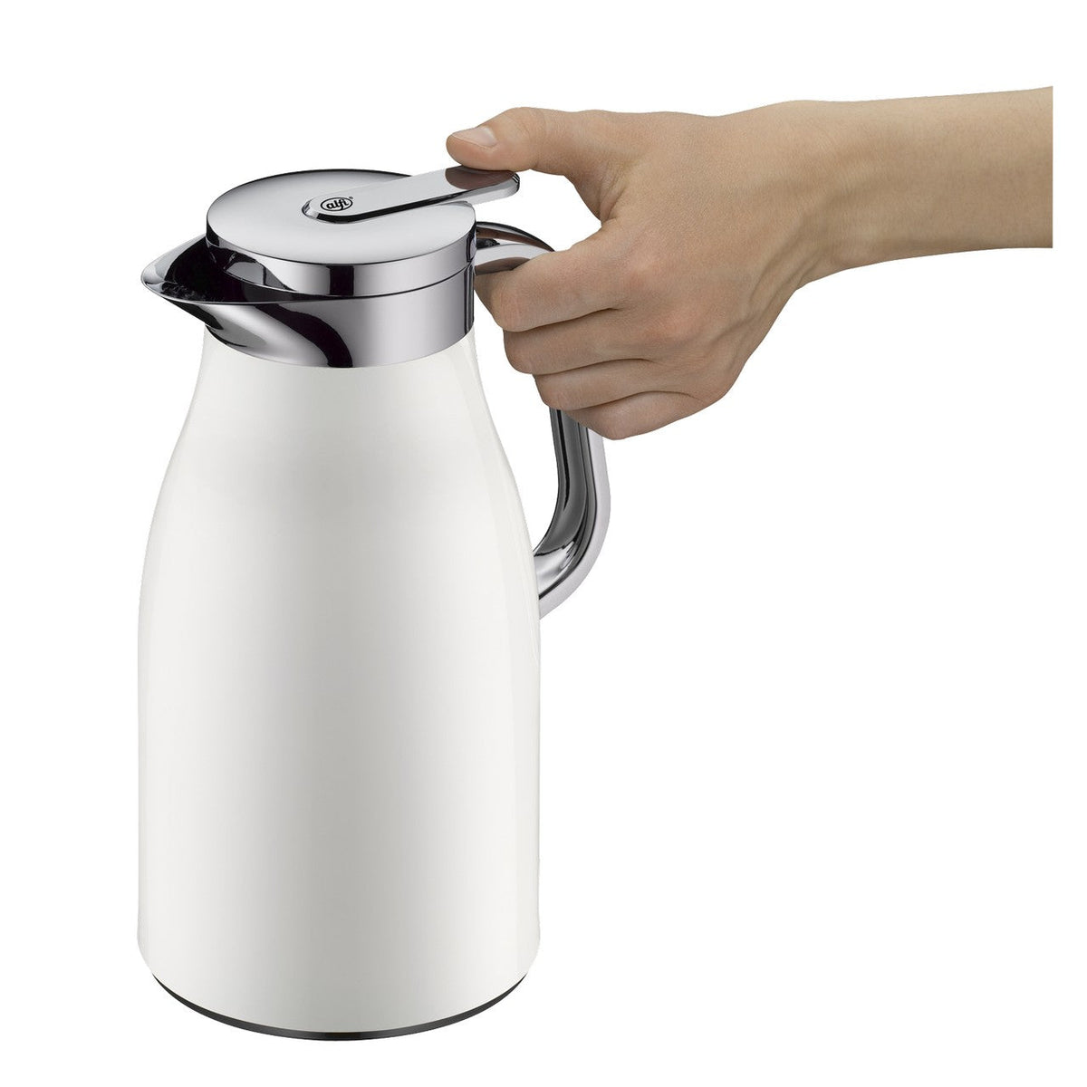 alfi Skyline thermoskan in coconut white op een gedekte ontbijttafel
