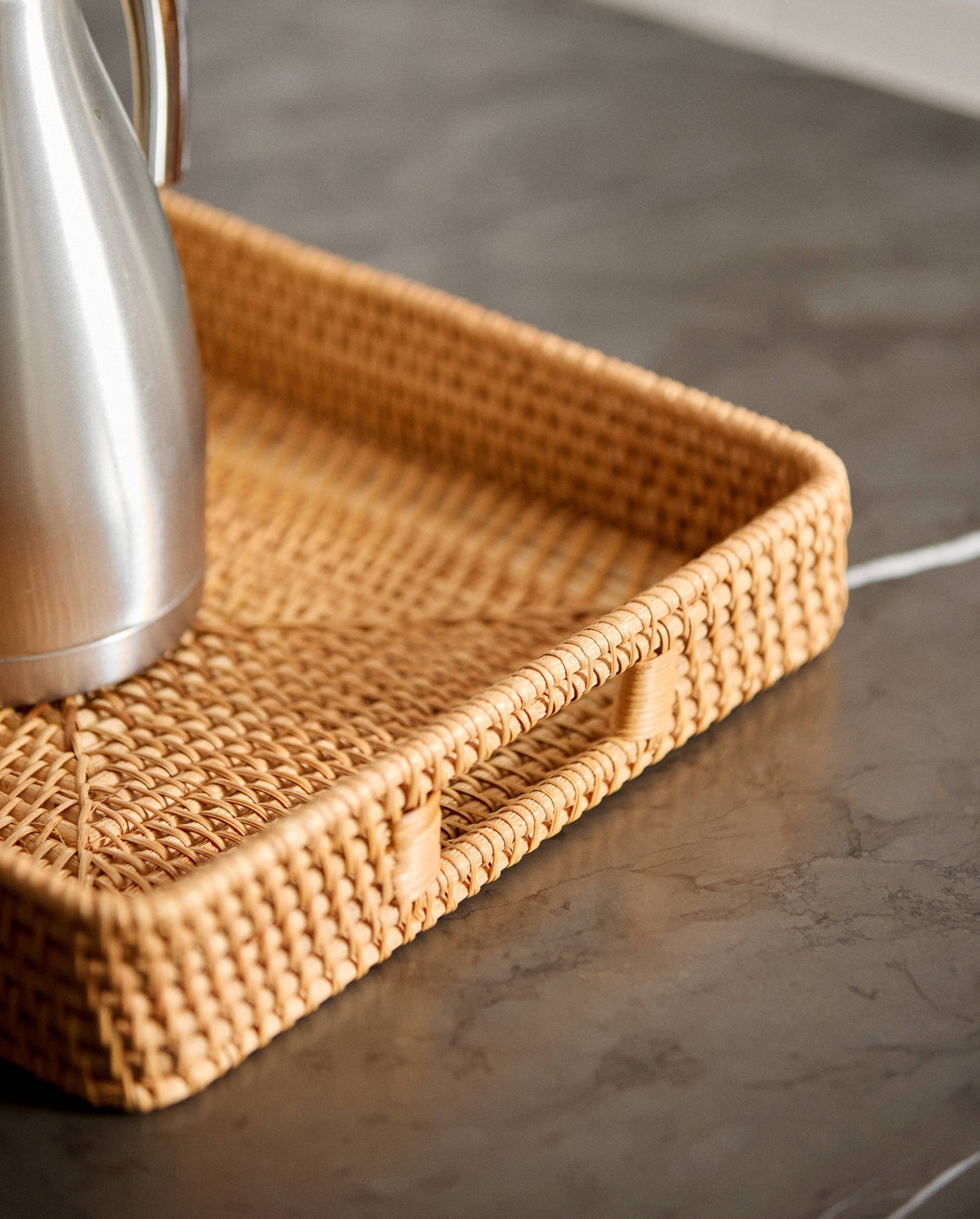 Nordal LAURUS rotan dienblad voor een kleine intieme bruiloft